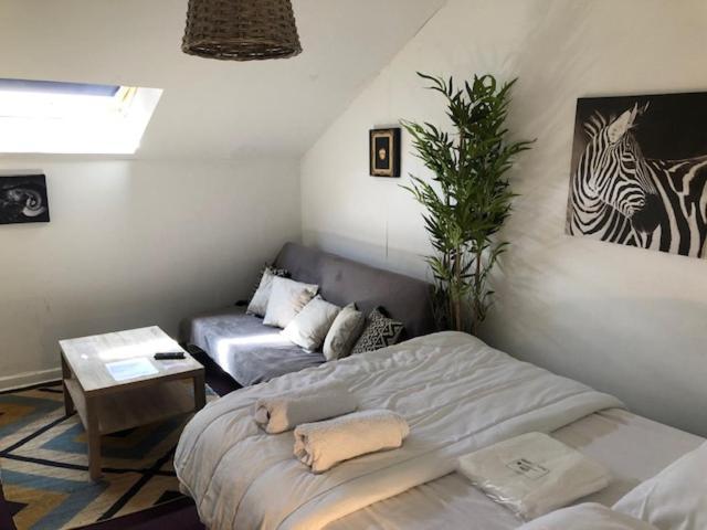 Le Victor Hugo 4 D Et Sa Pizza Offerte Apartment Aurillac Exterior foto